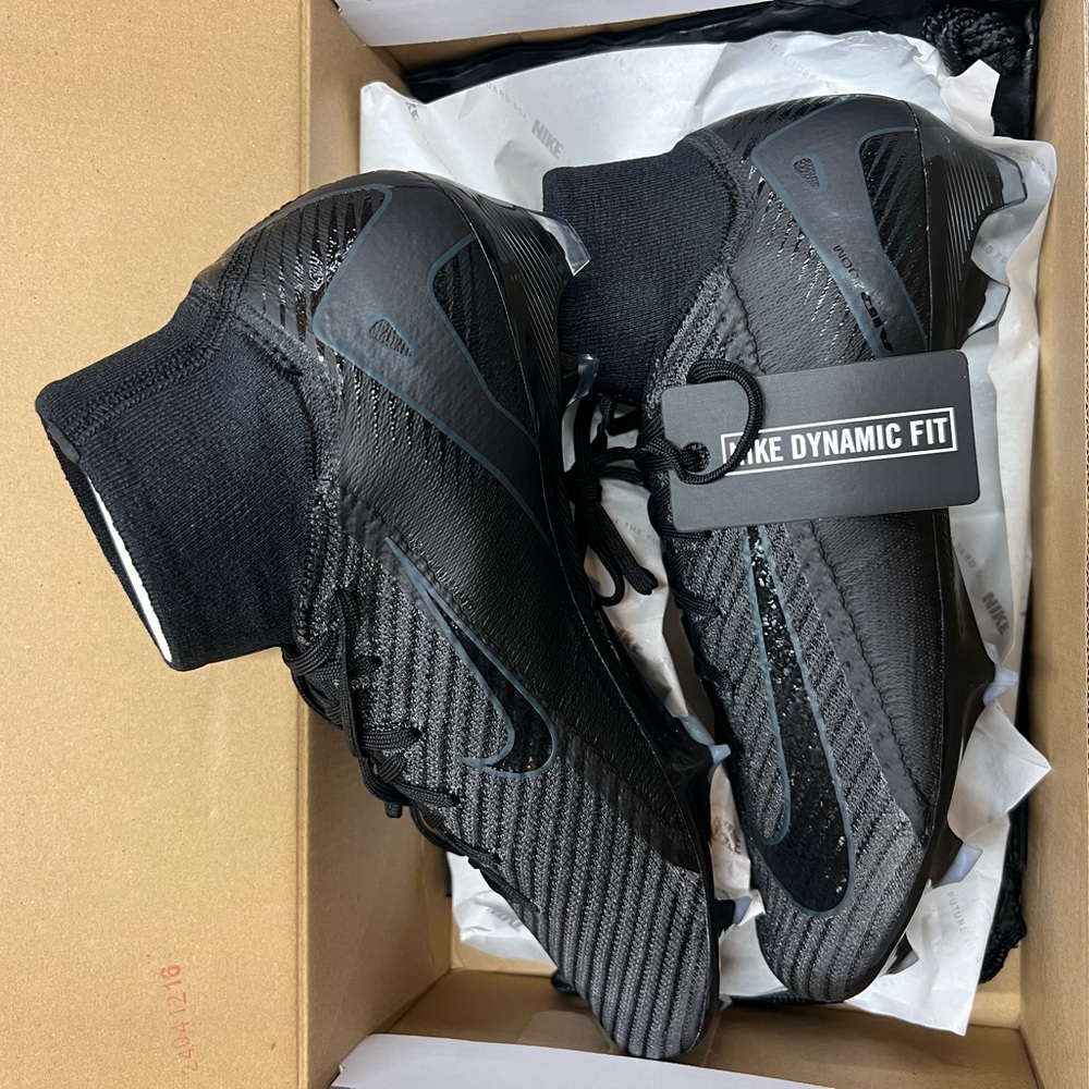 NWT Gender neutral Black Nike Mercurial Soccer Cleats